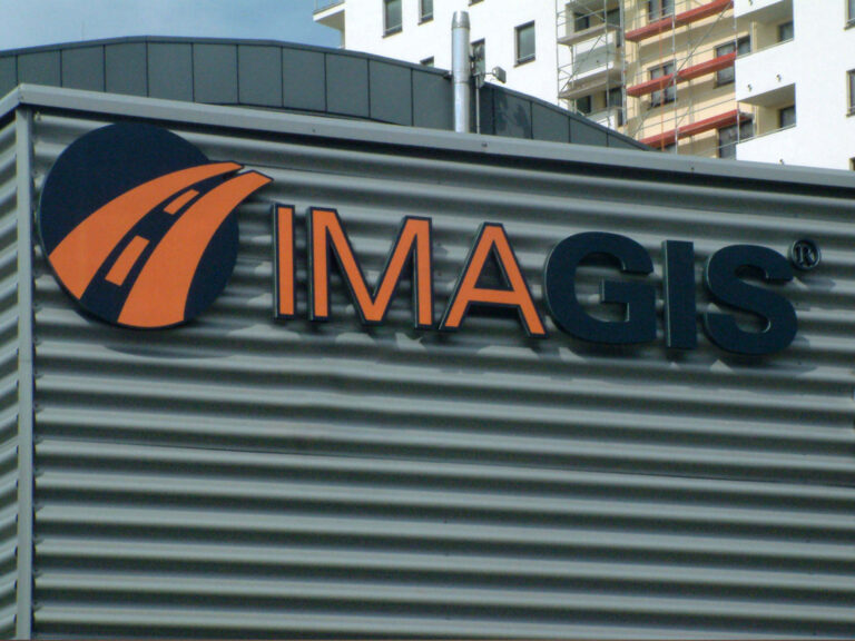 Litery przestrzenne na budynek