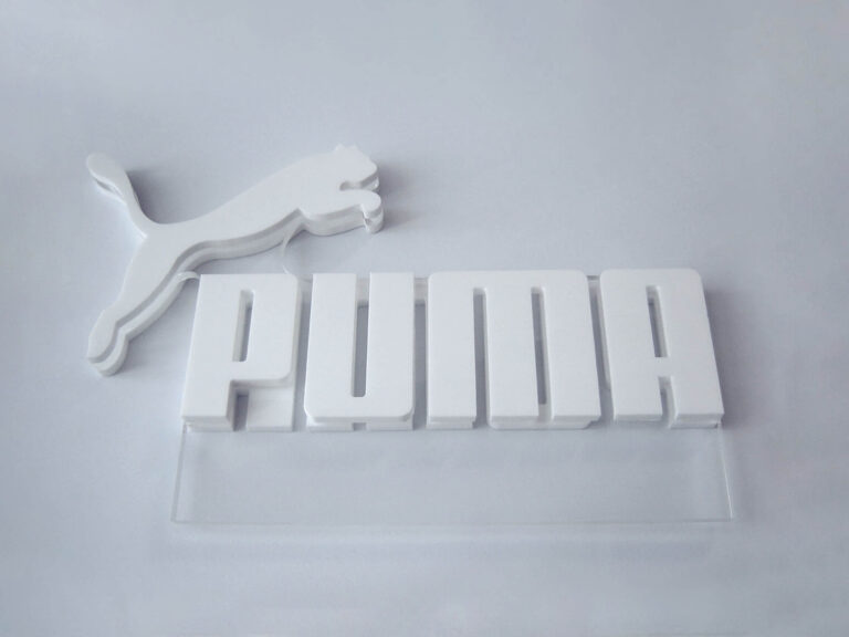 Podświetlany napis z plexi Puma