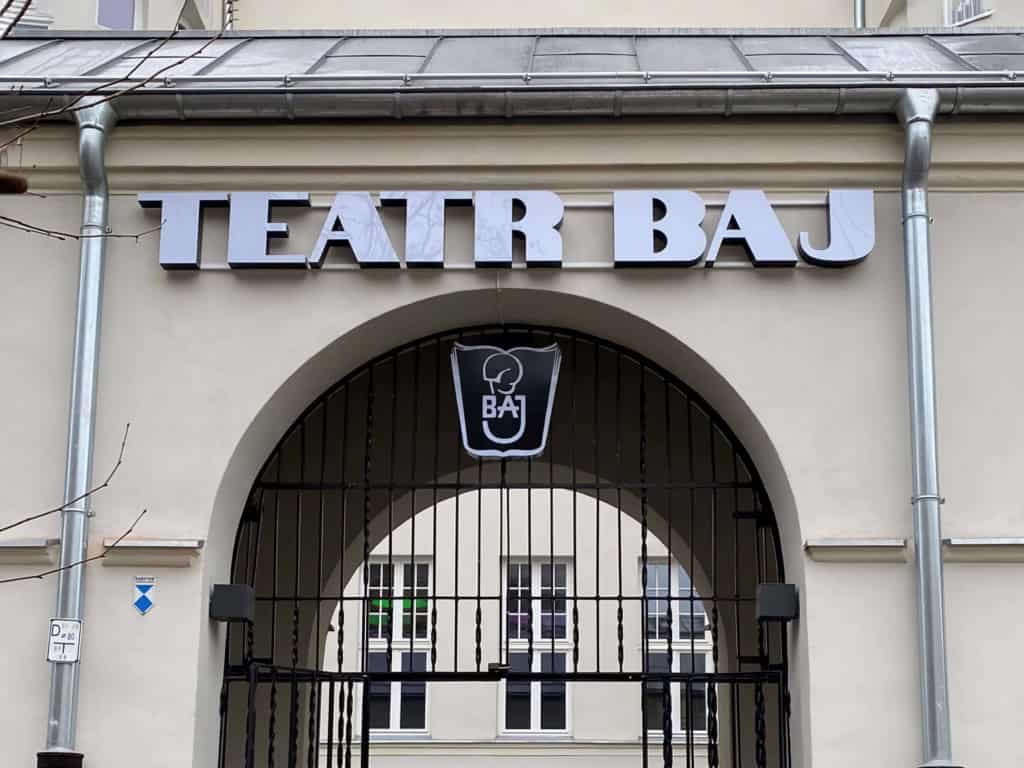 litery przestrzenne warszawa