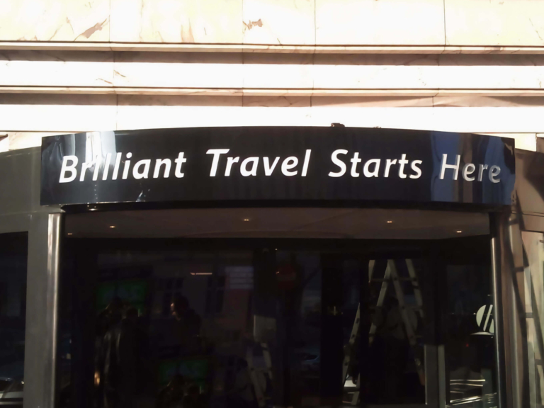 czarny kaseton reklamowy warszawa