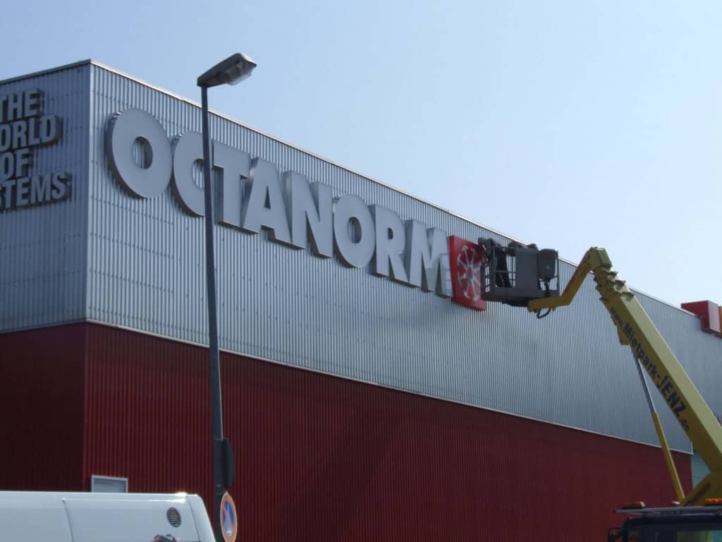 obrandowanie budynków warszawa