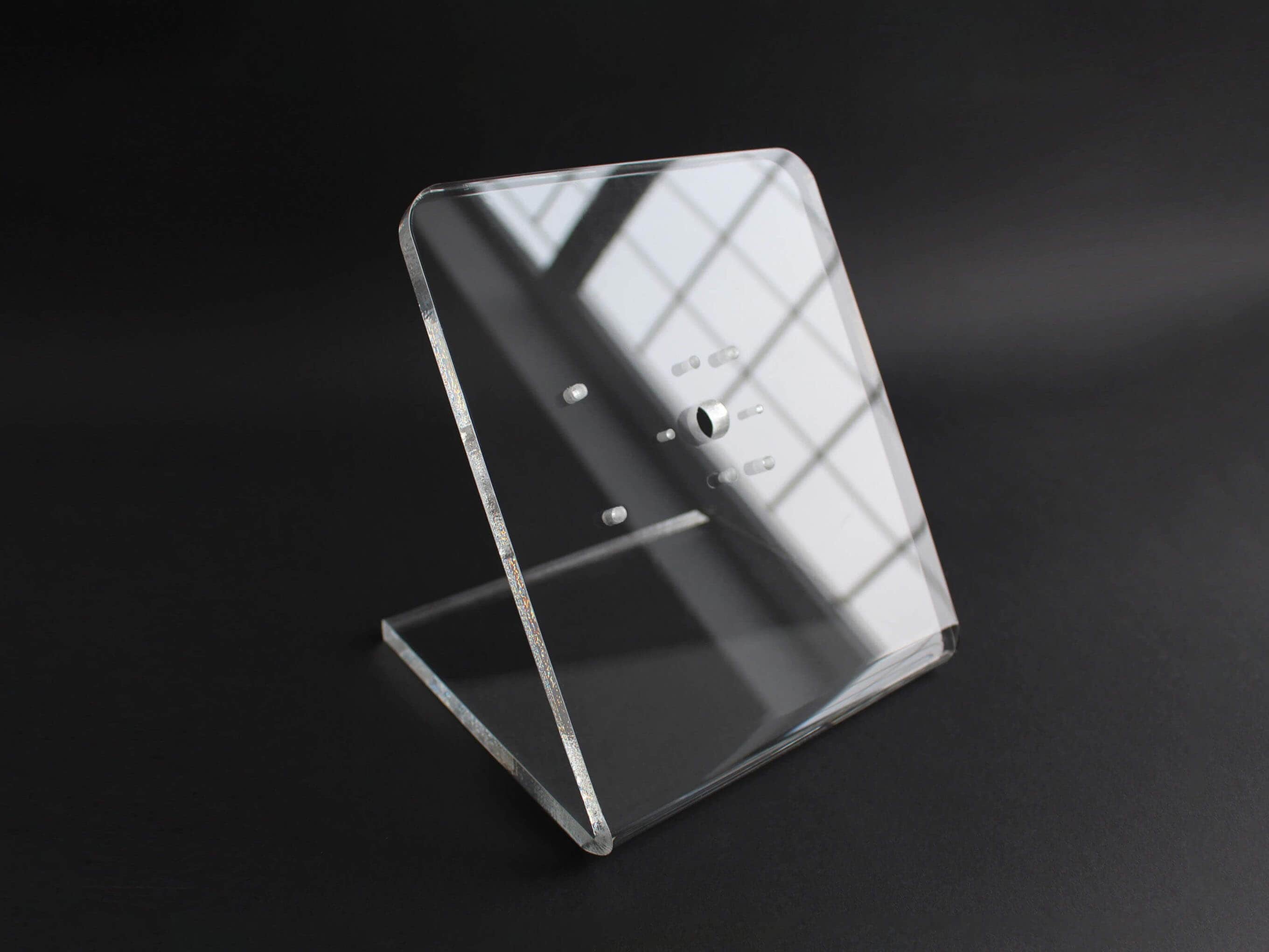 stojak z plexi bezbarwnej z otworami