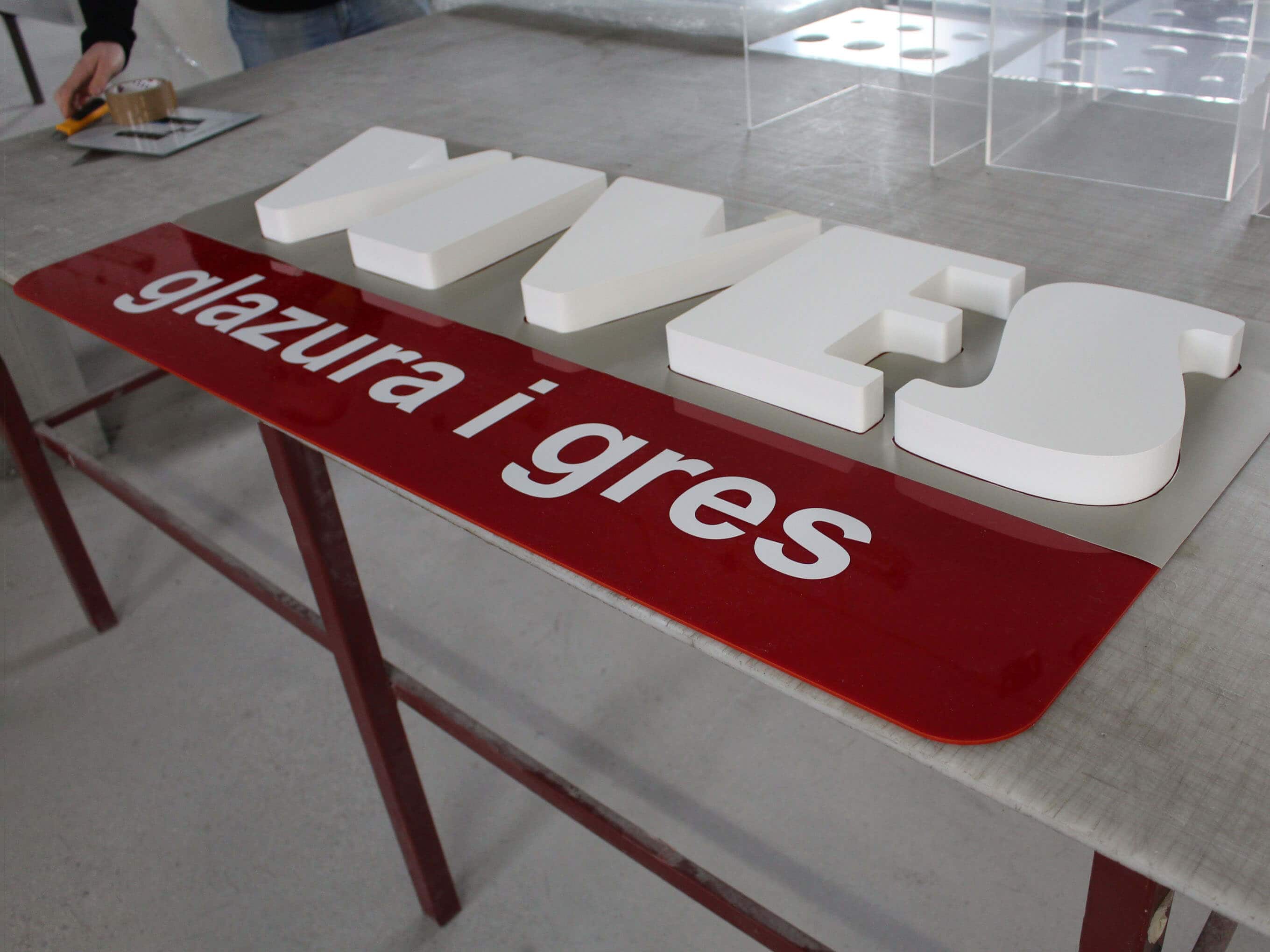 szyld reklamowy warszawa glazura i gres